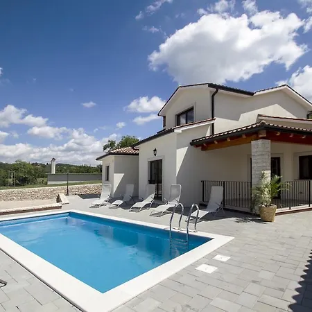 Villa Lucija *